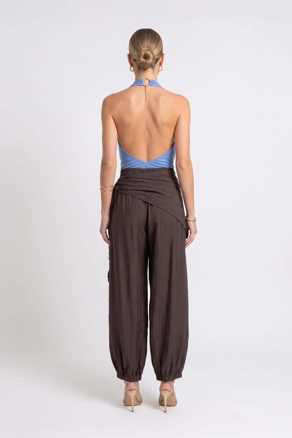 Sofía Halter Cowl-Neck Backless Blusa 753039 PER