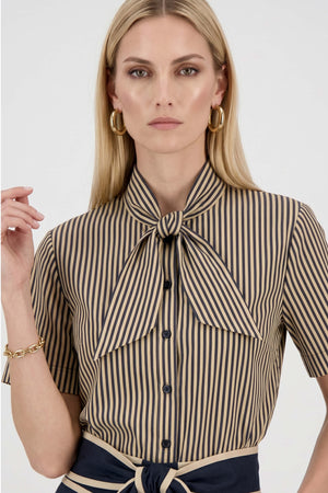 Nora Tie-Neck Short-Sleeve Blusa