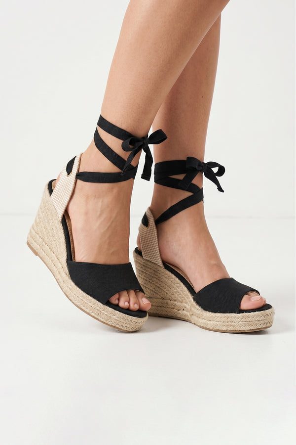 Inés Lace-Up Wedge Sandalias
