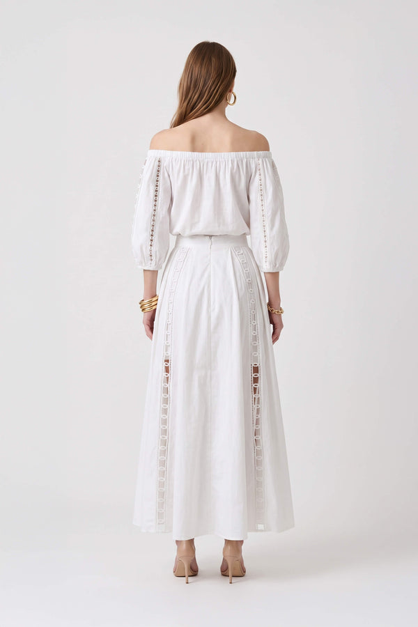 Adriana Off-Shoulder Lace Blusa 554300 HUE - Reina Diaz