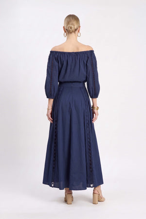 Adriana Off-Shoulder Lace Blusa 554300 MAR - Reina Diaz