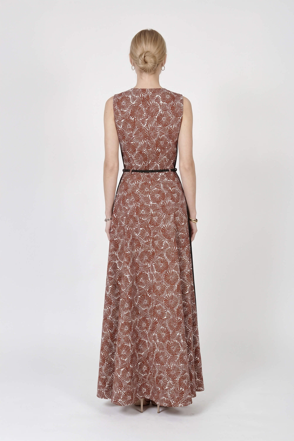 Berenice Printed Belted Maxi Vestido 723115 CAF - Reina Diaz