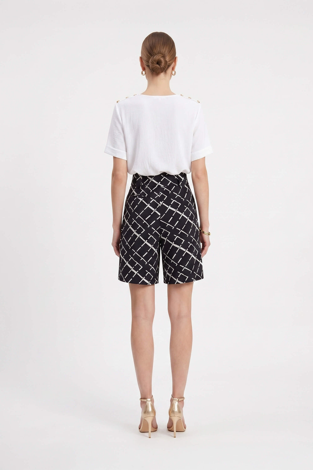 Bianca Shoulder-Button Short-Sleeve Blusa 554322 B - Reina Diaz