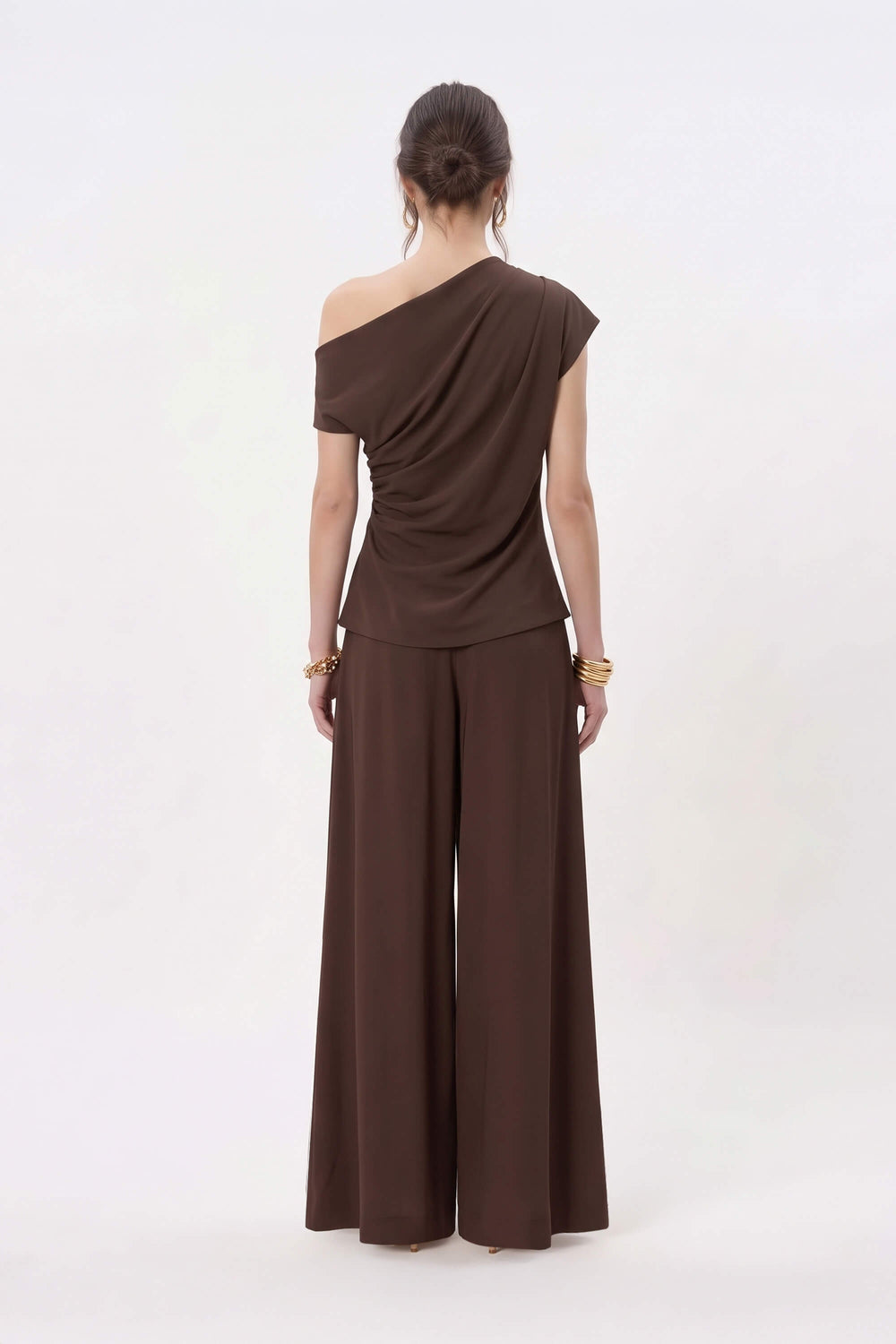 Cassandra One-Shoulder Draped Metal Buckle Blusa 554328 CAF - Reina Diaz