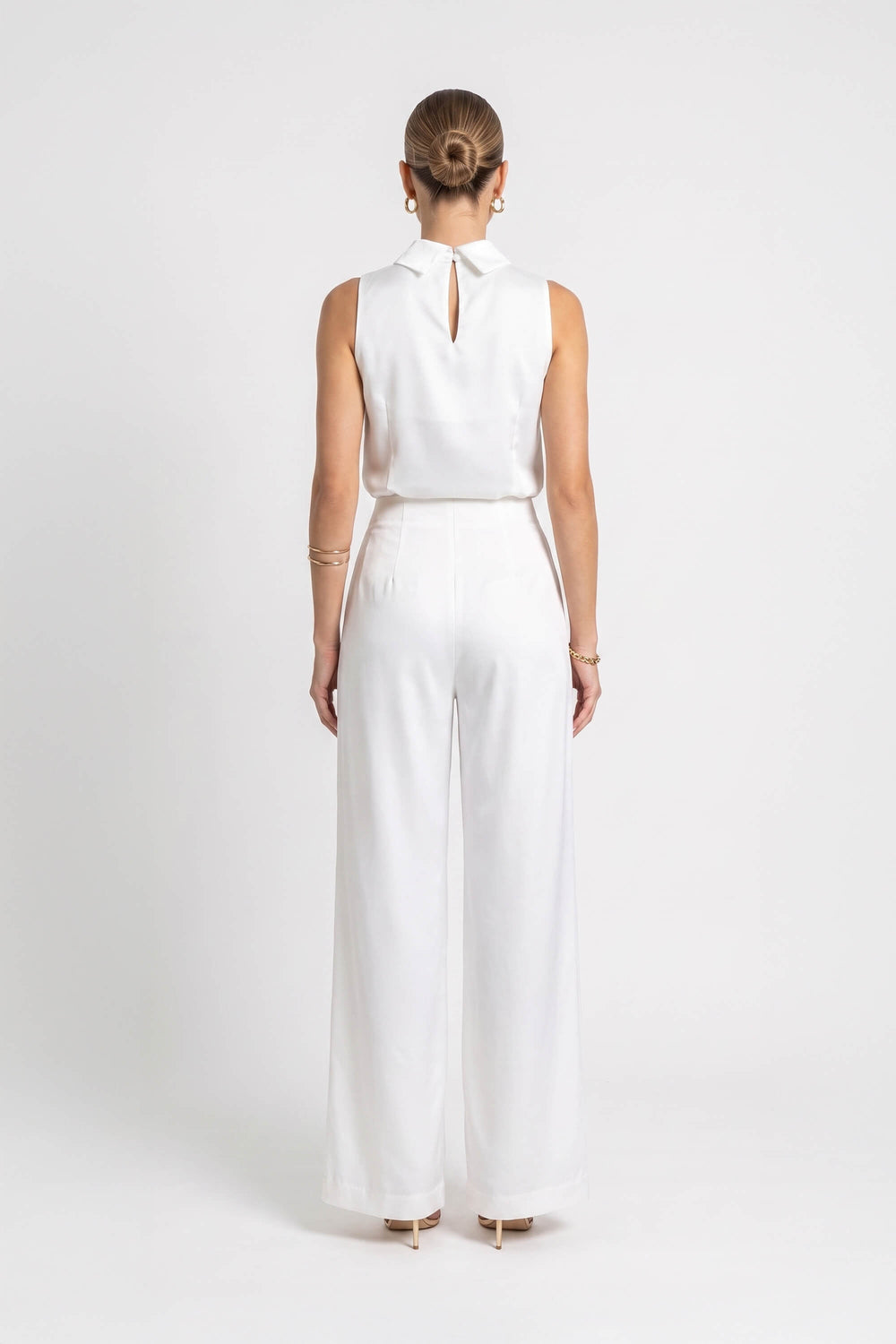 Gala High-Neck Keyhole Sleeveless Blusa 554291 HUE - Reina Diaz