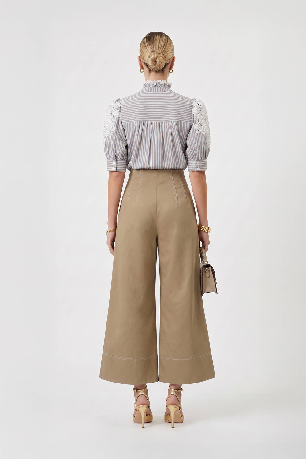 Miranda Square-Neck Button-Front Utility Blusa 752946 - Reina Diaz
