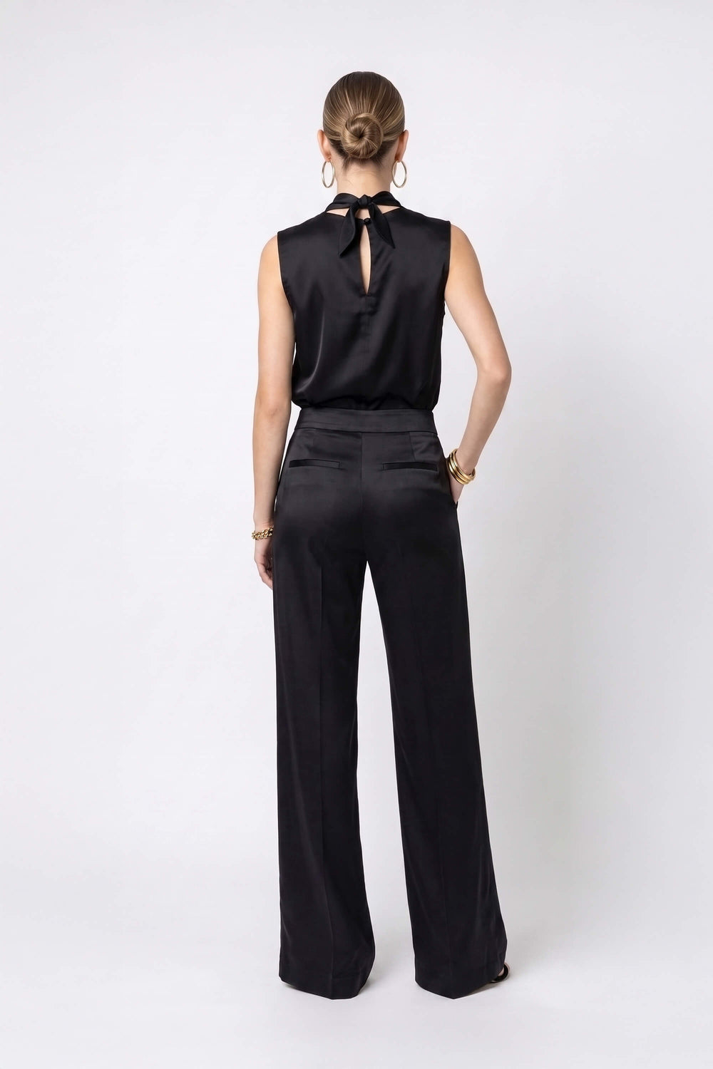 Nicoletta Drape Scarf-Neck Sleeveless Blusa 554292 NEG - Reina Diaz