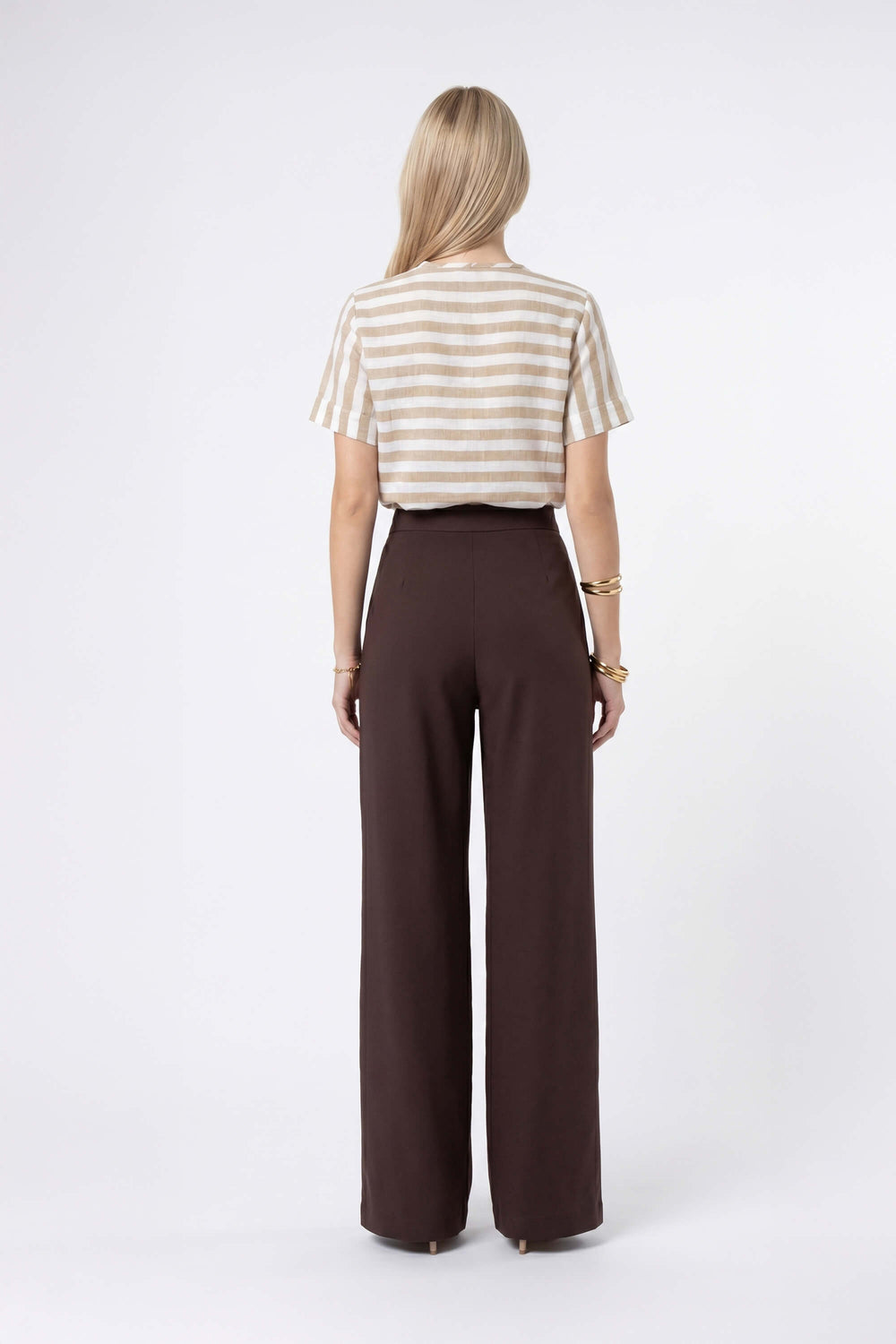 Nora Round-Neck Crew Blusa 554323 KAK - Reina Diaz