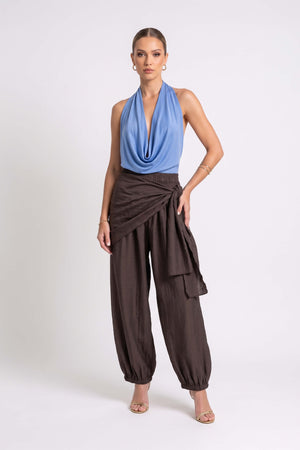 Sofía Halter Cowl-Neck Backless Blusa 753039 PER - Reina Diaz
