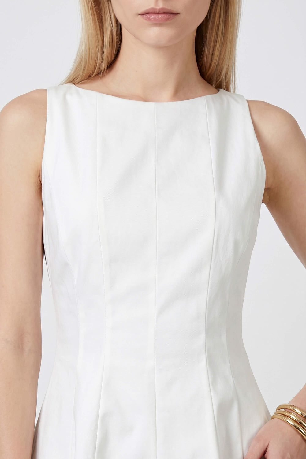 Toscana Sleeveless Crew-Neck Vestido Corto 723175 - Reina Diaz
