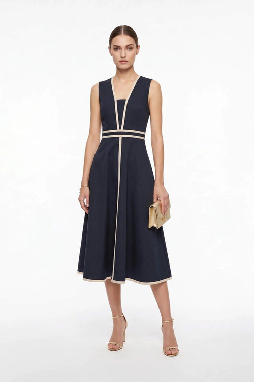 Victoria V - Neck A - Line Vestido - Reina Diaz