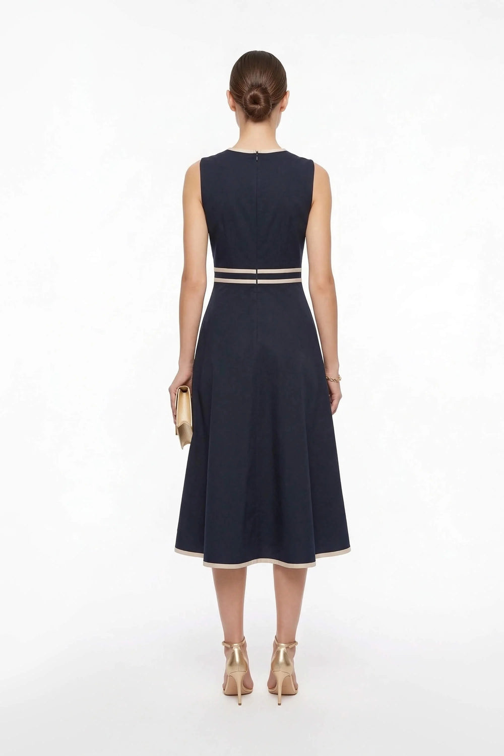 Victoria V - Neck A - Line Vestido - Reina Diaz